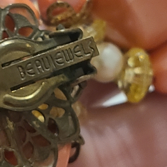 Vintage Lot of 5 Clip on Earrings - Picture 15 of 16